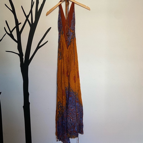 Dresses & Skirts - Boho handkerchief hem maxi dress